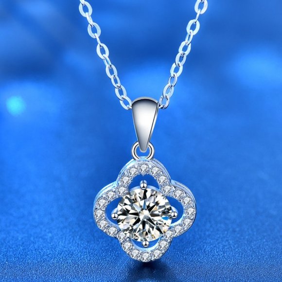 Certified 1ct. t.w. Moissanite Diamond Clover Flower  Necklace NEW - Picture 1 of 7